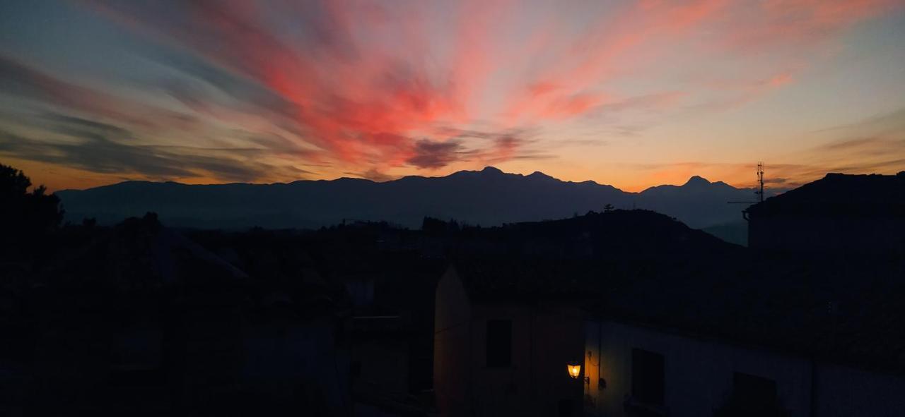 Appartement Casa In Centro Storico Vista Gran Sasso à Atri Extérieur photo